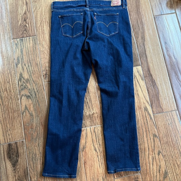 Levi’s 314 Shaping Straight Jeans - Picture 4 of 4